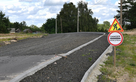 Віталій Коваль розповів, коли почнуть реконструкцію дороги Вараш – Зарічне через Мульчиці і Борову