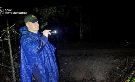 Рятувальники з БпЛА, поліцейські та лісівники шукали двох жінок, які заблукали в лісі на Житомирщині