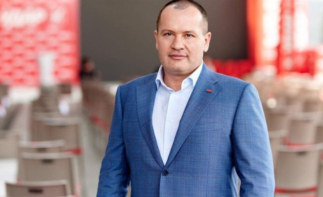 У країні, яка воює, неприпустимо заморожувати зарплати військовим, – Артур Палатний