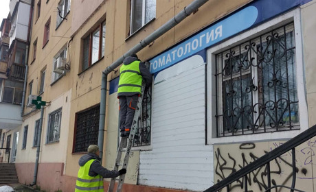 Мова має значення: бізнес у Звягелі попередили про штрафи за рекламу російською мовою