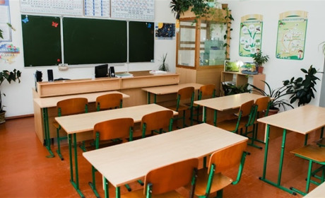 У Нетішинській громаді заклади освіти перейшли на дистанційне навчання