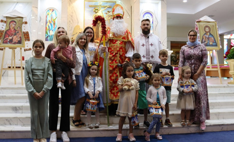 Святий Миколай завітав до українських дітей у Дубаї