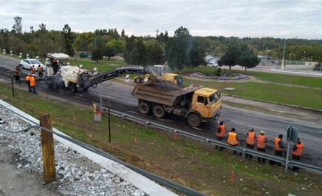 Дорогу через Каховську ГЕС почали ремонтувати