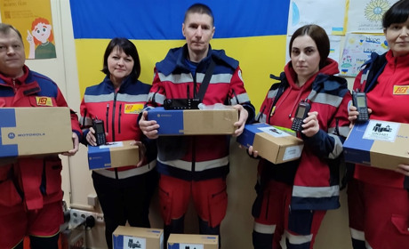 Медики Луганщини отримали від ВООЗ мобільні радіостанції. В чому їхня цінність