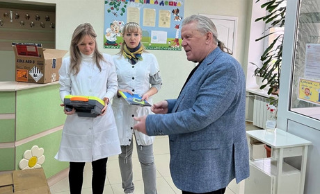 Заклади медицини та освіти отримали допомогу від міст-побратимів Шостки