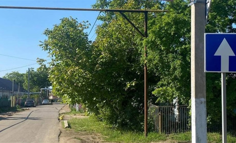 Біля Біляївського ліцею №2 встановили нові знаки – які та чому. Схема проїзду