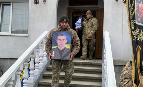 На Тернопільщині провели в засвіти 34-річного воїна Назара Соколовського, який загинув у Глухові