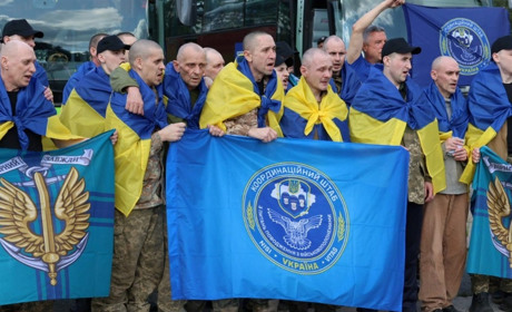 Україна повернула з полону чергову групу Захисників: це продовження великого обміну