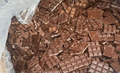 Уманки передали захисникам 500 кг шоколаду від фінської шоколадної фабрики