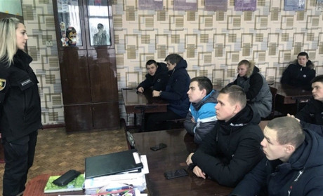 У Білицькому професійному ліцеї поліцейські нагадали учням про їх права та обов’язки