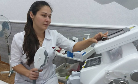 У Старокостянтинові тепер роблять лазерну епіляцію. Раніше жінки могли про таке тільки мріяти*