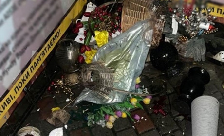 На Кременеччині жінка осквернила Алею Памʼяті