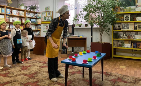 Свято чаю англійською мовою: у бібліотеці відбувся розважальний захід для дітей