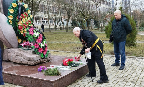 У Новій Каховці вшановували учасників збройних конфліктів