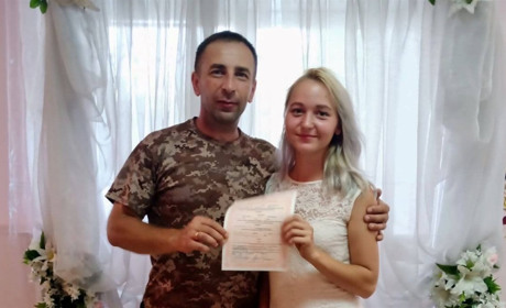 У Петропавлівці одружилися петропавлівчани: військовий Олександр та Валентина