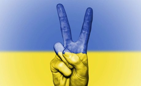 Херсонці можуть отримати міжнародну допомогу: розповідаємо, як це зробити