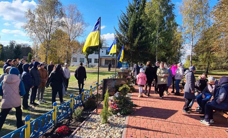 У Шосткинській громаді відкрили Алею пам'яті, вшанувавши наших земляків героїв