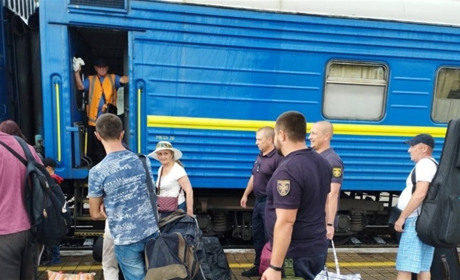 Безкоштовний евакуаційний потяг Суми – Ужгород: допомога для жителів прикордоння
