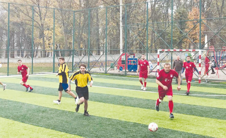 Друга міська спартакіада триває: дартс, городки, міні-футбол