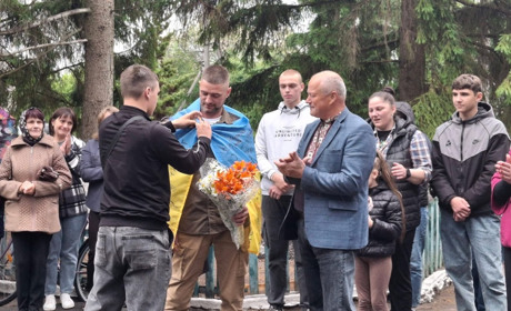 У рідне село на Дубровиччину повернувся звільнений з полону 37-річний захисник