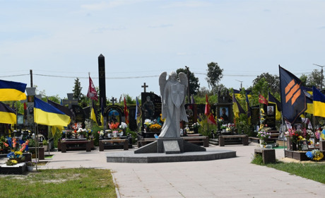 Перед поминальними днями про догляд за могилами: звернення начальника управління ЖКГ