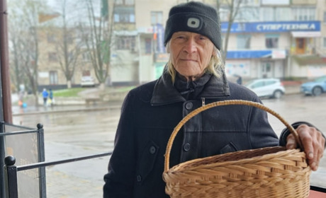Майстер із Грушівки: як 90-річний дід Сашко зберігає мистецтво лозоплетіння