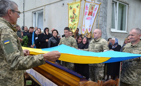 Чортківщина попрощалася з молодим воїном Попиком Іваном