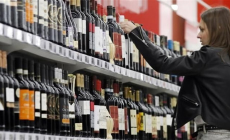 В Южноукраїнській громаді дозволили продаж алкоголю