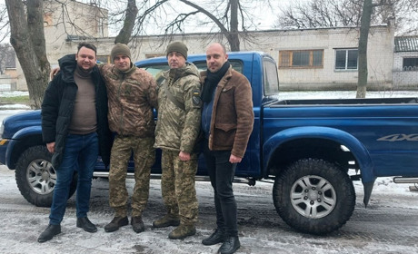 Зі Сміли військовим передали позашляховик