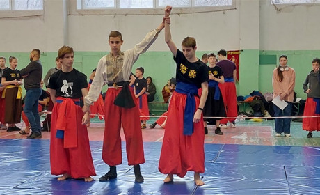 Новенські спортсмени вибороли призові міста в змаганнях з казацької боротьби