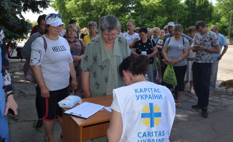 Карітас Одеса і фундація МакДональд в Україні надали допомогу переселенцям у Біляївській громаді