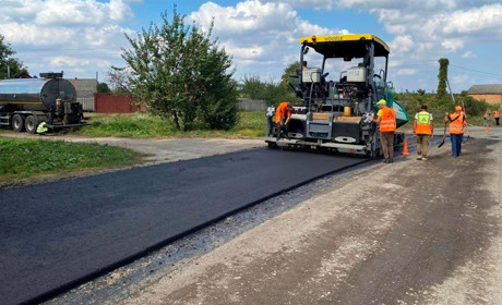 Ремонт доріг на Білопільщині триває