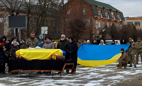 Барська громада попрощалася з захисником та Героєм Олексієм Мірчуком