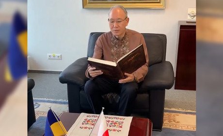 Посол Японії в Україні у народження Шевченка вдягнув вишиту сорочку від уманського бренду «Окраса»