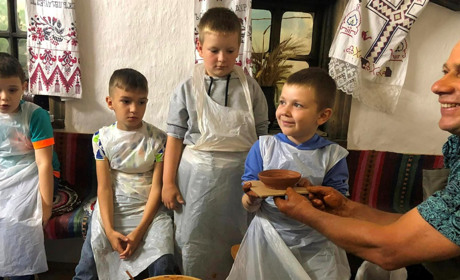 Екскурсії, зустрічі, майстеркласи: запишіть телефон музею у Первомайську
