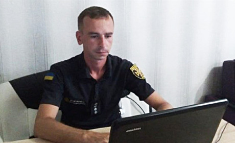 Що робити, якщо поруч хтось втратив свідомість. Поради гадяцького рятувальника