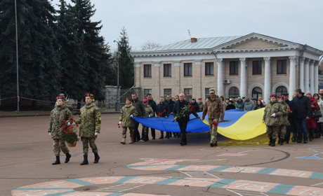 У Переяславі пройшлися Ходою Гідності та вшанували пам’ять героїв