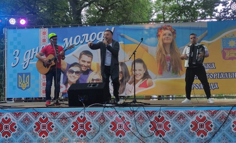 День молоді в місті Бар: виступ гурту "Пан Карпо"