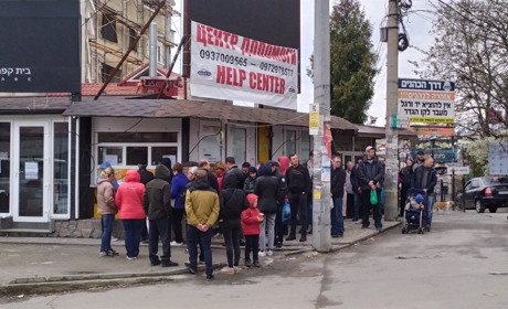 В Умані щодня кілька сотень переселенців отримують безкоштовне харчування в Центрі допомоги