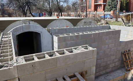 Укриття для шкіл Звягеля: коли завершать будівництво і скільки це коштує