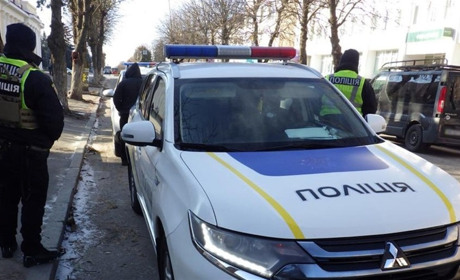 У Звягелі батько з сином намагалися відкупитися від патрульних, щоб уникнути покарання