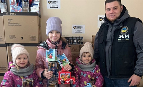 Діти Петропавлівської ОТГ отримують святкові подарунки до Новорічних свят