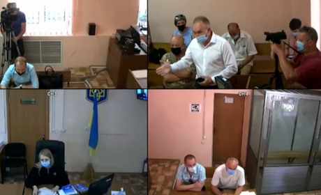 Бова прийшов і намагався тиснути на суд!