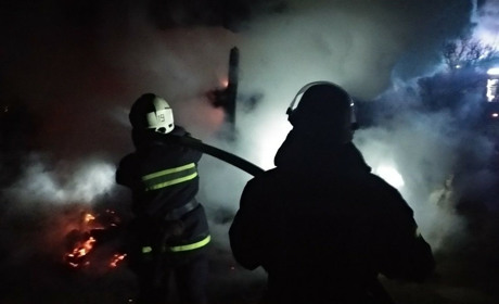 У Травневому Сватівського району вночі горів житловий будинок — загинуло двоє людей