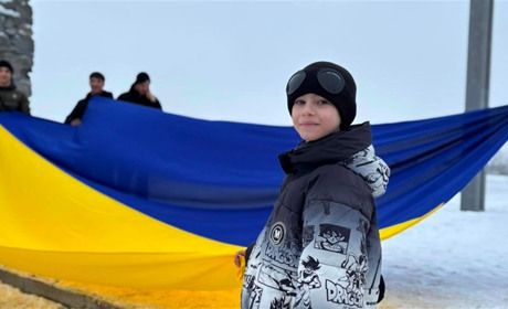 Молодь Звягеля утворила "живий ланцюг єднання" на День Соборності України