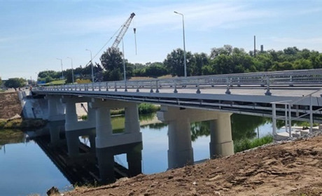 Відкрили рух мостом через Північно-Кримський канал в Таврійську