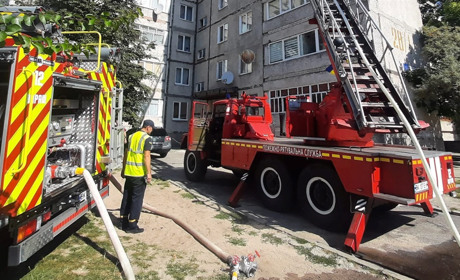 У Вараші горіла квартира у багатоквартирному житловому будинку. Жертв немає