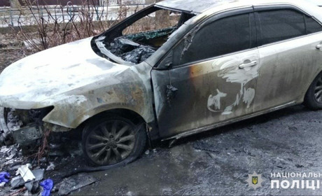 За фактом підпалу автомобіля у Покровську відкрито кримінальне провадження