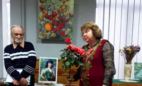 Художниця з Білої Церкви розмальовувала бомбосховище у Почаєві та презентувала виставку