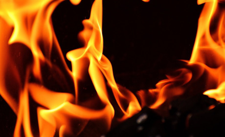 У Сватовому сталася пожежа у кафе-готелі, де на момент займання перебували 14 людей: подробиці